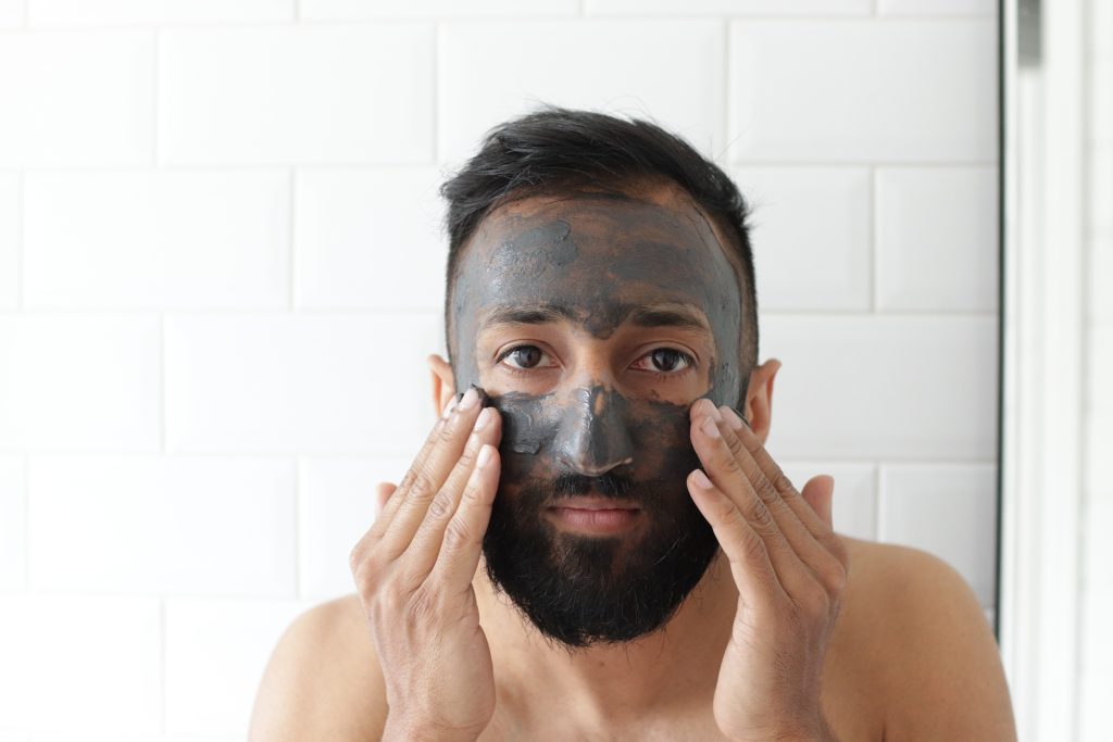 Träkol ansiktsmask