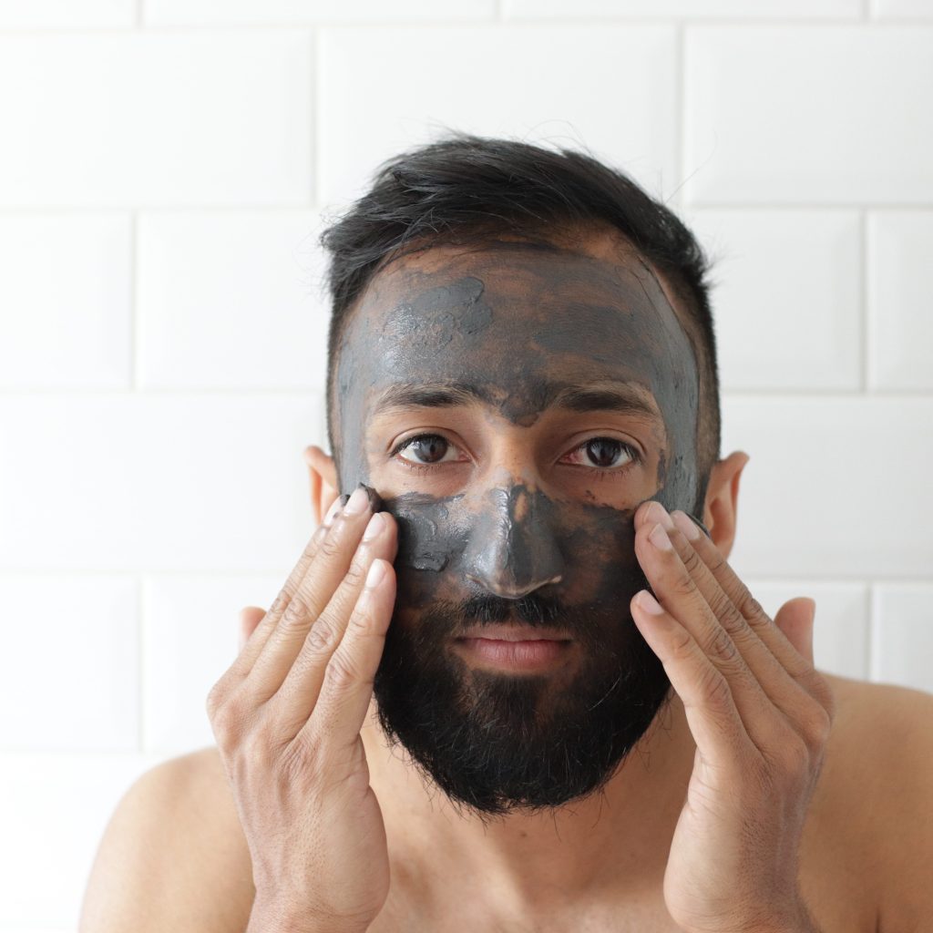 Träkol ansiktsmask