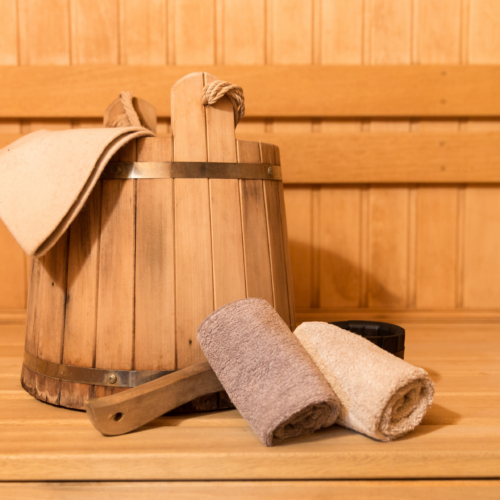 Bastu-hink, handduk och vatten-slev