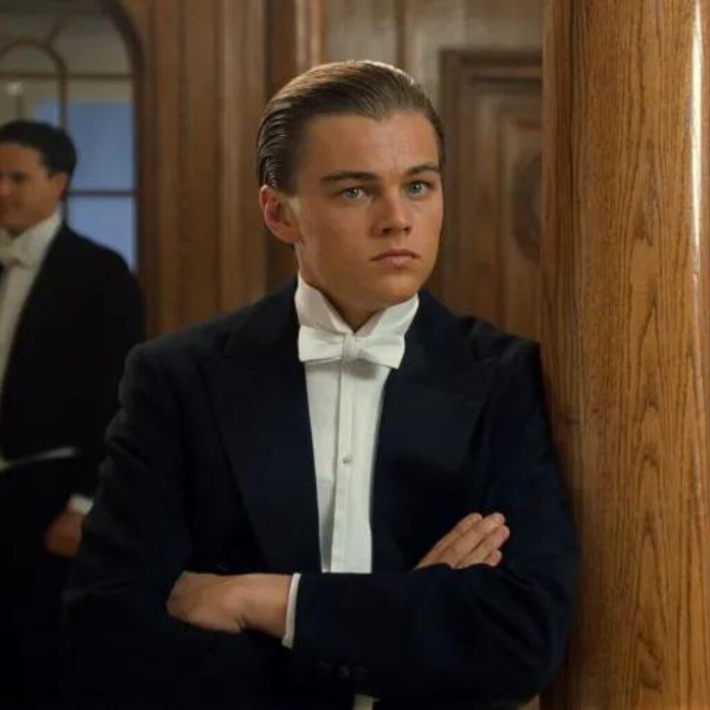 Ung man Leonardo Dicaprio bär på en stilig frack klädkod